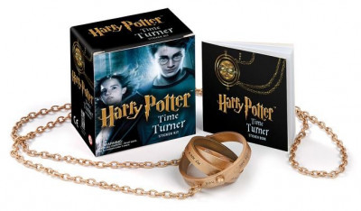 Harry Potter Time-Turner Sticker Kit [With Book of Eight StickersWith Collectible Time-Turner] foto