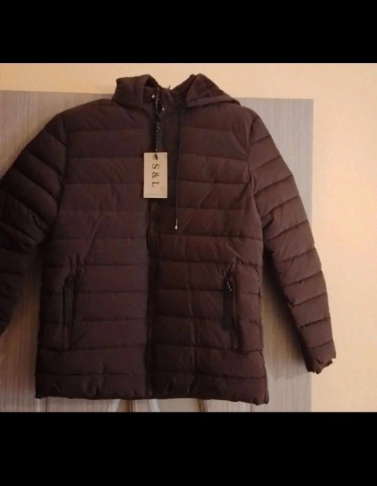 Geaca noua la pret redus