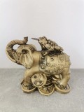 Statueta feng shui broasca pe elefant , noroc si prosperitate 13 cm