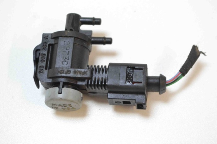 Supapa solenoid VW TIGUAN 5N_ 2013 OEM: 1K0906283A 2322376