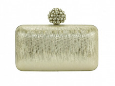 Geanta aurie tip clutch Sara foto