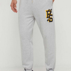 Puma pantaloni de trening din bumbac PUMA X STAPLE culoarea gri, cu imprimeu