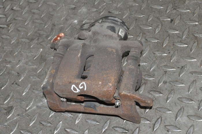 Etrier de fr&acirc;nă dreapta spate AUDI A4 Avant 8K5, B8 2010 11591376