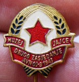 I.957 INSIGNA JUGOSLAVIA YUGOSLAVIA STICKPIN MUZEJ JAJCE h17mm, Europa