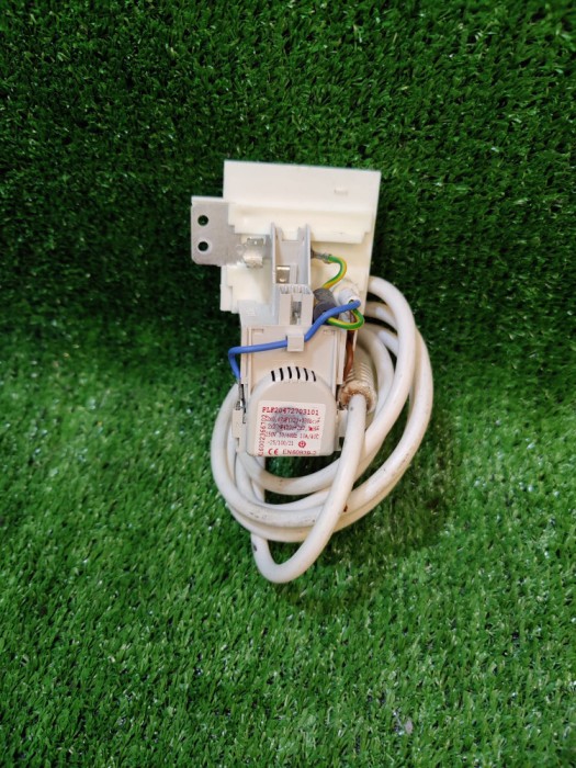 condensator,filtru deparazitare Masina de spalat Indesit XWE 81283 / C53