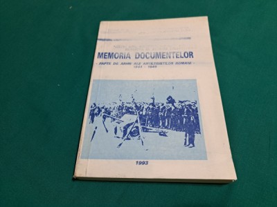MEMORIA DOCUMENTELOR *FAPTE DE ARME ALE ARTILERIȘTILOR ROM&amp;Acirc;NI * 1941-1945 *19 foto