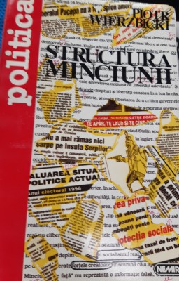 STRUCTURA MINCIUNII Piotr Wierzbicki foto