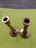 Pereche de sfesnice din alama, provenienta suedeza H=15,5cm