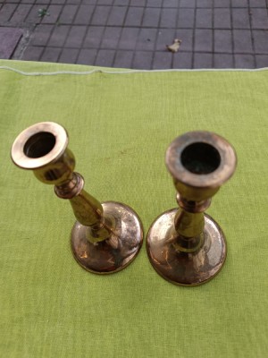 Pereche de sfesnice din alama, provenienta suedeza H=15,5cm foto