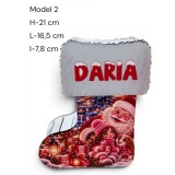 Cumpara ieftin Cizmuliță Personalizată Moș Nicolae și Crăciun &ndash; Model 2, Moș Crăciun cu Fetiță și Cățeluș, HDF, 21 cm