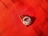 Insigna URSS Intourist Moscou , metal si email , h=1,7cm