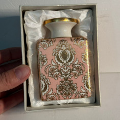 STICLA DE PARFUM DIN PORTELAN - Regal Fragrance - Pictata - Vintage !