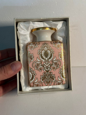 STICLA DE PARFUM DIN PORTELAN - Regal Fragrance - Pictata - Vintage ! foto