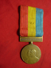 Medalie -Incoronarea de la Alba Iulia -Regele Ferdinand I si Regina Maria 1922 foto