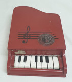 Pian jucarie muzicala romaneasca de colectie, veche, fabricata la Cluj anul 1984