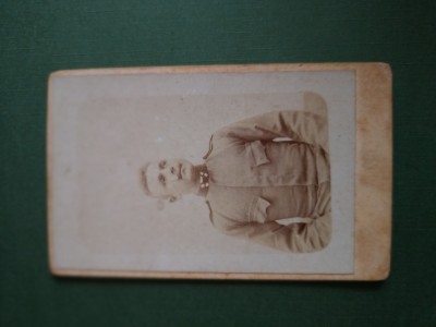 fotografie atelier . DISTINS DOMN MILITAR ,dimensiuni 11 cm x 6 cm foto
