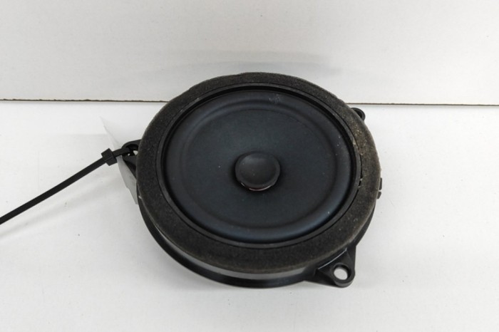 Difuzor ușă st&acirc;nga spate BMW i4 G26 2023 OEM: 2622560 23821908