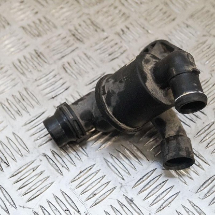Termostat AUDI A6 4F2, C6 2010 OEM: 03L121111AD 2408575