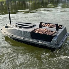 Barca pentru plantat momeala Cu GPS si sonar , FEDERAL, Navomodel carbon, telecomanda si 16 locatii de plantare 2 cuve mari navomodel de plantat