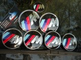 SET COMPLET DE EMBLEME CU ///M