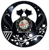 Ceas de perete decorativ realizat din disc de vinil, Model Pisici Indragostite sub Luna Plina, Flori de Cires si Stele, Negru Premium, 30 cm
