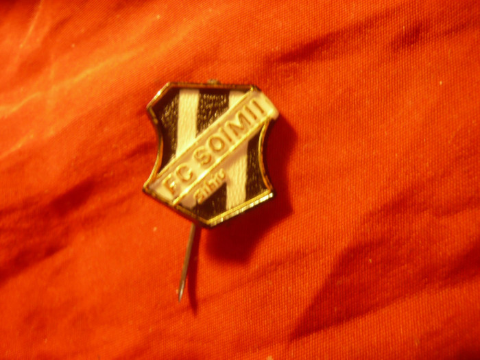 Insigna veche de Fotbal Club Soimii Sibiu , plastic , h=1,6cm