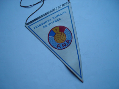Fanion Federatia Romana de Fotbal din R.S. Romania foto