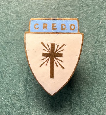 Insigna CREDO atelier Csaky Arad foto