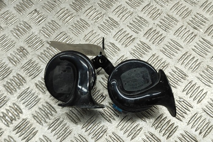Claxon TESLA MODEL 3 2022 OEM: 1716495-00-A 31381838