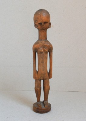 Veche figură antropomorfă stilizată de lemn Africa de Vest sau Centrala foto