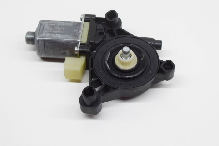 Motor macara geam ușă dreapta față AUDI Q2 GA 2019 OEM: 0130822716,E850202100,5Q0959802B 11418206