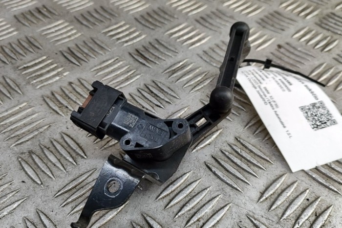Senzor de nivel &icirc;nălțime st&acirc;nga spate BMW X2 F39 2023 OEM: 6895467 | 30744395
