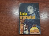 Sala tronului de Tasos Athanasiadis