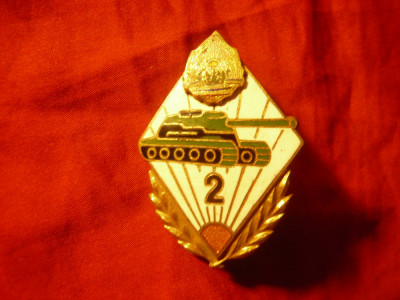 Insigna Academia Militara - Tancuri cl. II , metal si email , h=5cm , cu buton foto