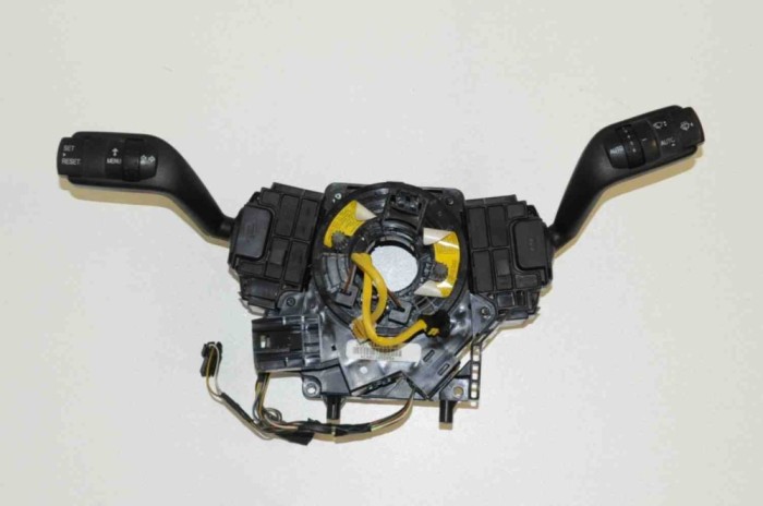 Maneta semnalizare ștergătoare FORD FOCUS C-MAX 2004 OEM: 3M5T-14A664-AF
