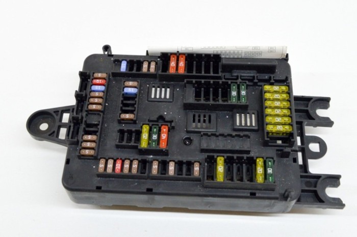 Modul panou de siguranțe BMW 3 F30, F80 2012 OEM: 9261111 15418317