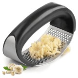 Cumpara ieftin Presa pentru usturoi Koken, zdrobitor manual curbat, Maner din plastic caucicat ABS, Anti-alunecare, Zdrobitorul oțel inoxidabil, Rezistent la Rugina,