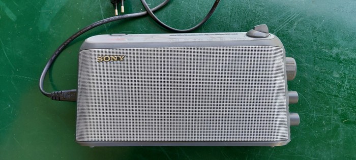 RADIO SONY ICF - 703 , FUNCTIONEAZA