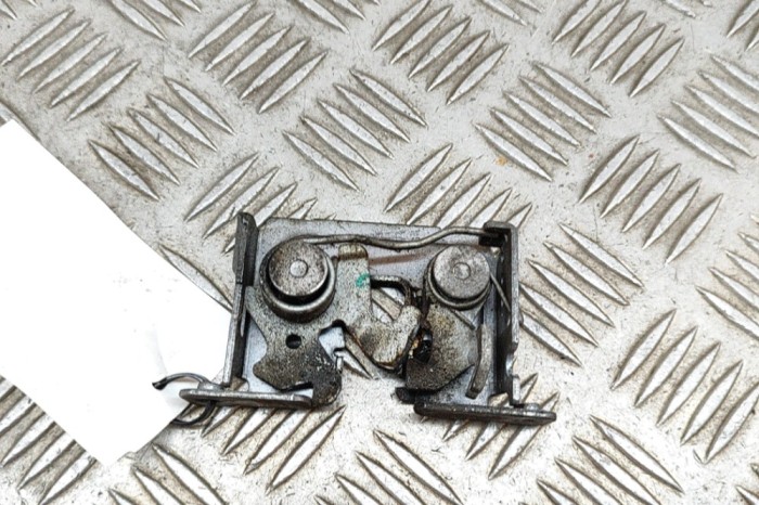 &Icirc;ncuietoare capota st&acirc;nga BMW X5 F15, F85 2015 OEM: 2753419 | 26595334