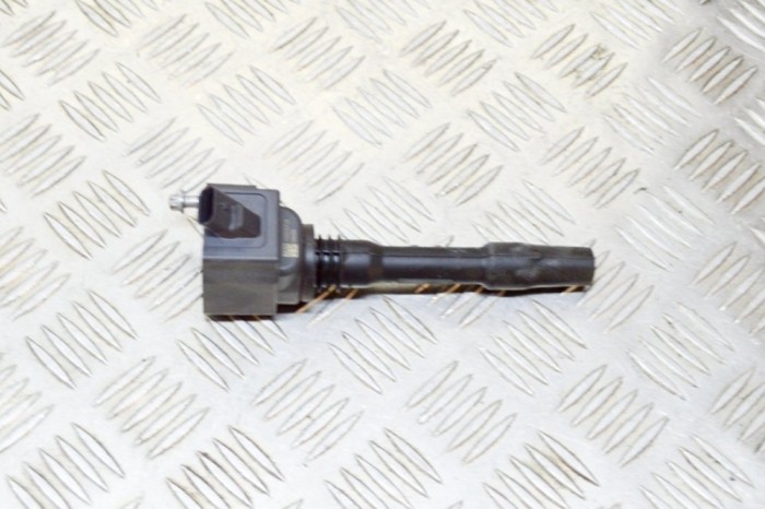 Bobina de inducție de &icirc;naltă tensiune BMW 4 Coupe F32, F82 2017 OEM: 77850002,8643360 13338700