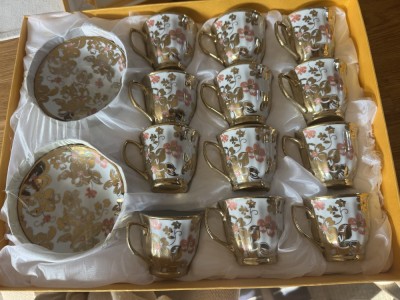 Set de cafea auriu din portelan pentru 12 persoane, nou foto