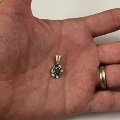 PANDANTIV AUR alb 18K + Smarald = 0.50 ct + 1 Diamant - Vintage !