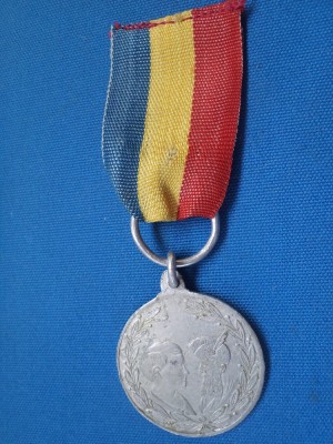 MEDALIE ANIVERSARA A MARII UNIRI/1929-ALUMINIU/MIHAI VITEAZUL SI REGELE MIHAI foto