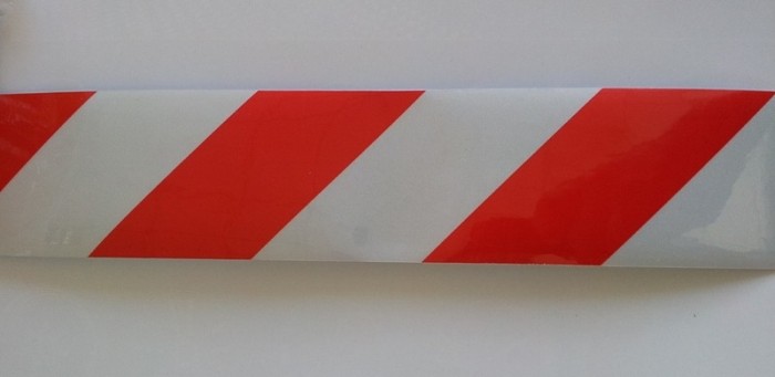 Banda reflectorizanta Alb-Rosu 30cm x 5cm (set/2buc) ManiaCars Banda reflectorizanta Alb-Rosu 30cm x 5cm (set/2buc) ManiaCars