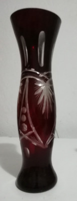 Vaza mare de rubin foto