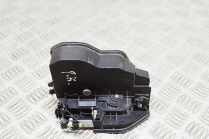 &Icirc;ncuietoare ușă st&acirc;nga față BMW 4 Coupe F32, F82 2015 OEM: 7202145 21419247