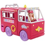Cumpara ieftin Set de joaca Barbie, Papusa Chelsea cu masina de pompieri si 12 accesorii