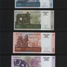 Madagascar set 100 + 200 + 500 + 1000 ariary 2004 unc