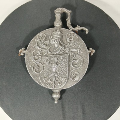 Plosca pulbere, blazon regal Fleur de Lis, colectie, vintage foto