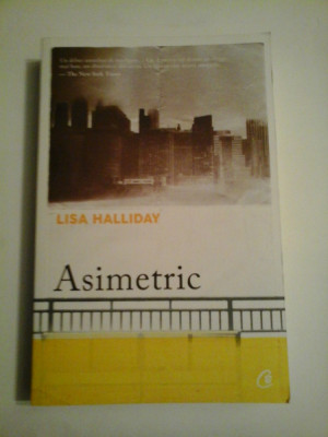 Asimetric - Lisa HALLIDAY foto